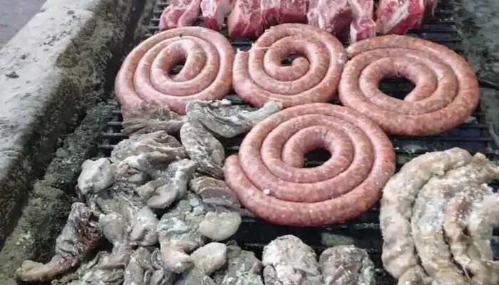 Parrilla Prats:  Comida Y Bebida