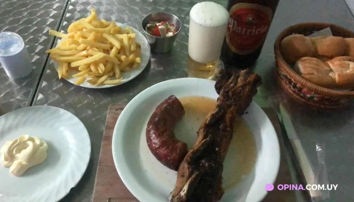 Parrilla Rodo Comida Y Bebida - Parrilla