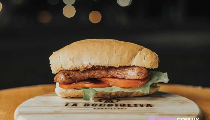 Parrillada La Bondiolita:  Sandwich De Pollo