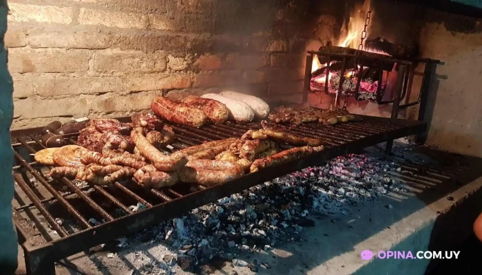 Parrillada Lo De Marce:  Melo - Zona de restauración