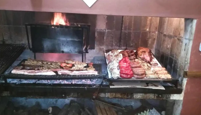 Parrillada Los Navarro:  Ambiente - Comida a domicilio