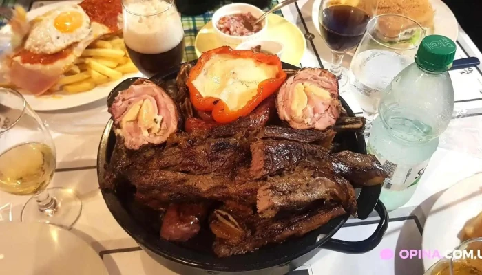 Parrillada Los Navarro:  Comida Y Bebida - Comida a domicilio