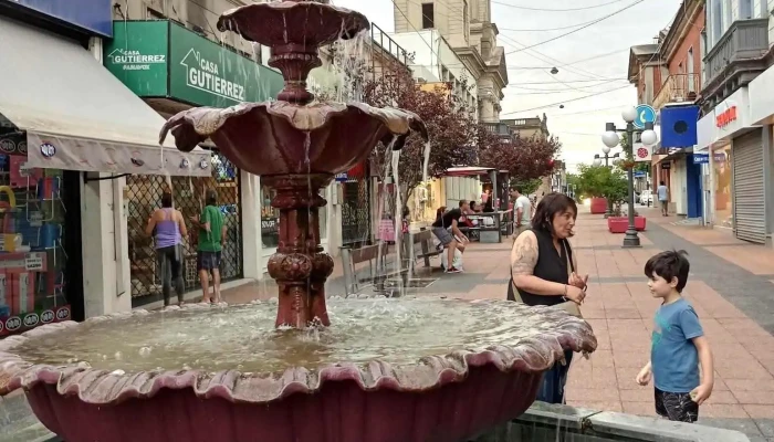 Peatonal San Jose:  Todo - Centro comercial