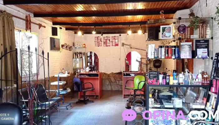 Peluquería Les Coiffeurs - 70700 Nueva Palmira