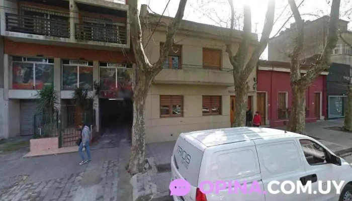 Pin-Pum car - 11300 Montevideo