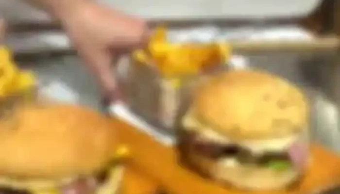 Pitu Burgers:  Maldonado Videos