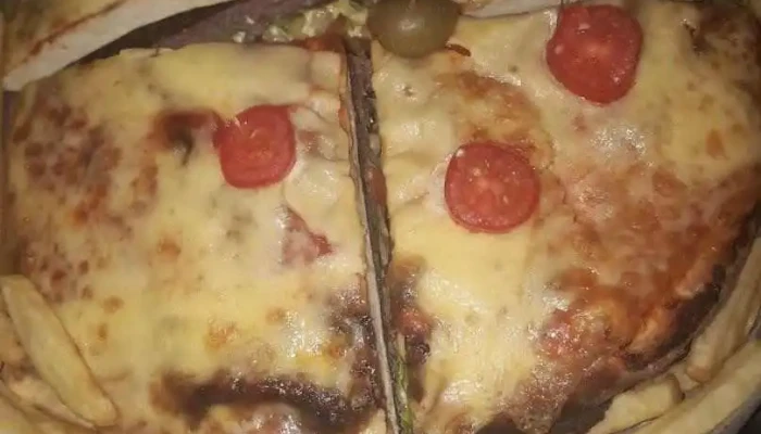 Pizza Benjamin:  Comida Y Bebida