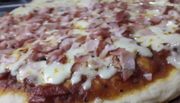 Pizzas Delii:  Pizza