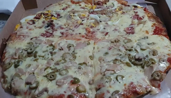 Pizzeria Los Palitos:  Pizza