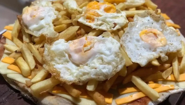 Pizzeria Natos Huevos Estrellados