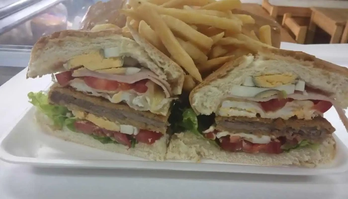 Pizzeria Triple 777:  Club Sandwich