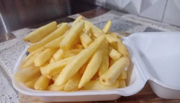 Pizzeria Y Chiveteria La Casa Mia Papas Fritas