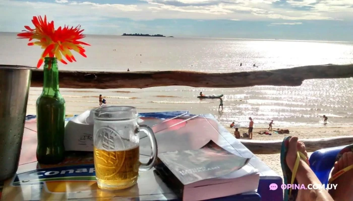 Playa Las Tunas:  Comidas Y Bebidas - Restaurante