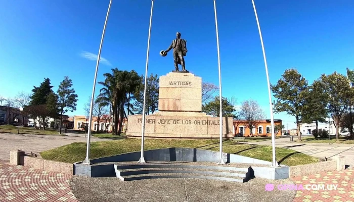 Plaza Artigas Mercedes:  Todo - Parque