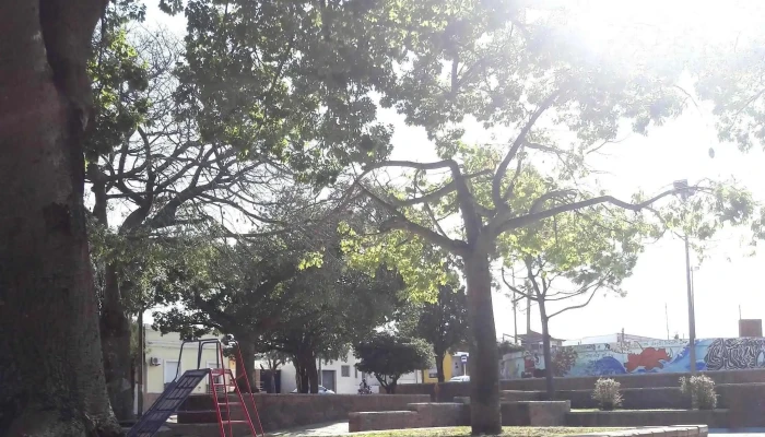 Plaza Bella Vista -  Telefono - Paysandú