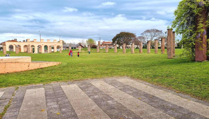 Plaza Del Encuentro De Dos Culturas -  Todo - Parque