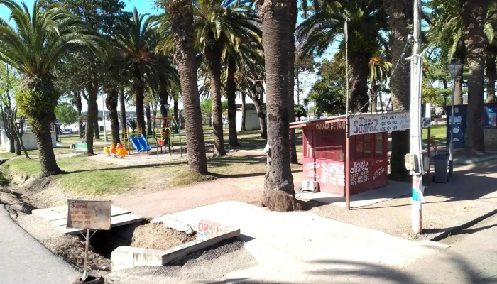 Plaza Diego Pons:  Todo - Parque