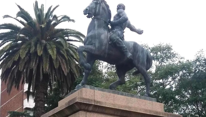 Plaza Independencia:  Comentario 4 - Parque