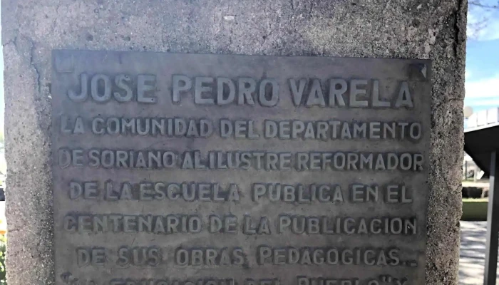 Plaza J P Varela Comentario 3 - Parque