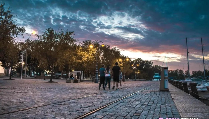 Plaza J P Varela Todo - Parque