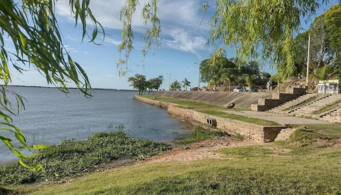 Plazoleta Tiradentes:  Fray Bentos - Parque