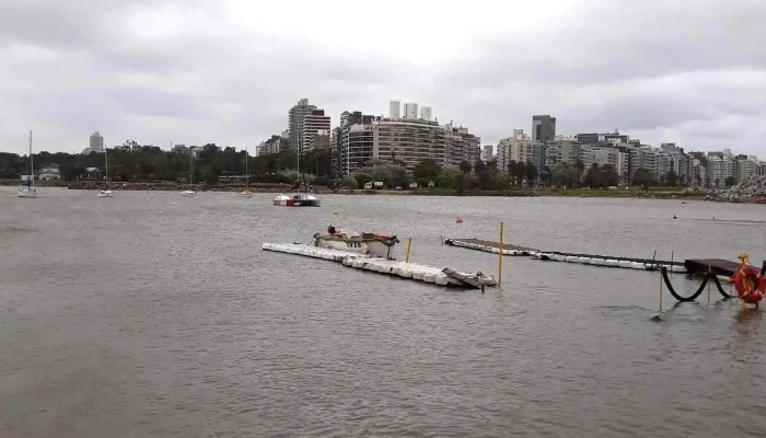 Punta Brava:  Club La Estacada Sede Nautica - Parque