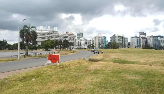 Punta Brava:  Pista De Patinaje - Parque