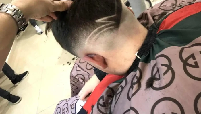 R Barber Studio - 11600 Montevideo