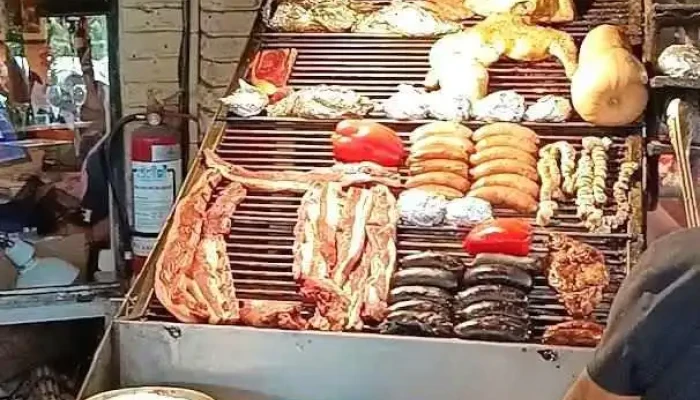 Restaurant Y Parrillada La Cava:  Videos - Restaurante