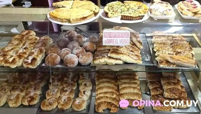 Rico Rico Panaderia Y Chiviteria Comida Y Bebida