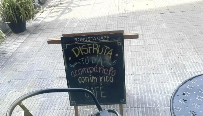 Robusta Cafe Comentario 2 - Cafetería