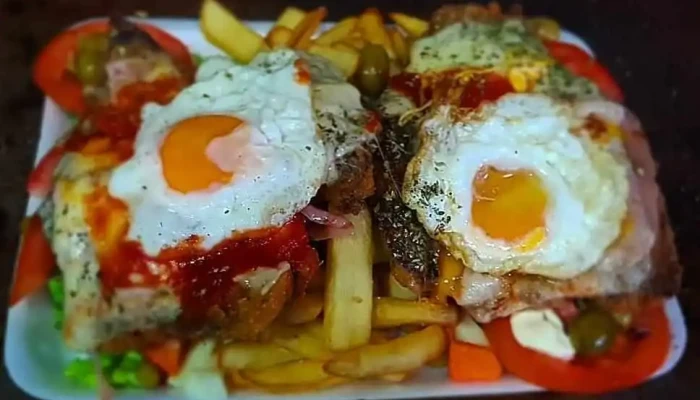 Rotiseria Soly:  Comida Y Bebida - Restaurante de comida rápida