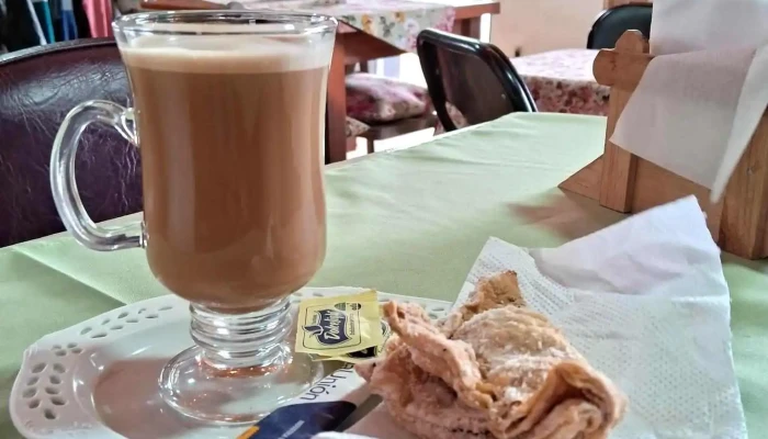 Rotiseria Y Cafeteria Como En Casa Comidas Y Bebidas - Cafetería