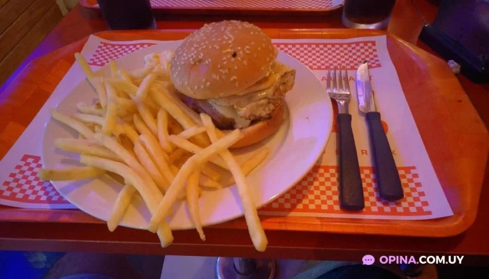 Rulos Burguer Papas Fritas - Hamburguesería