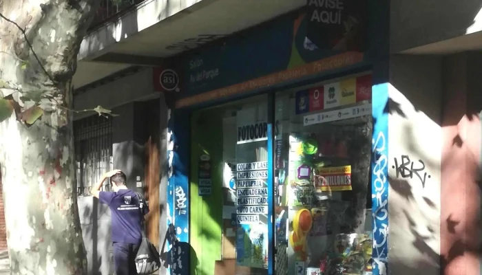 Salon Av Del Parque Telefono - Montevideo