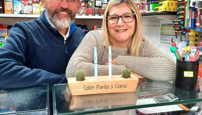 Salon Y Papeleria Punto Y Coma Horario - Montevideo