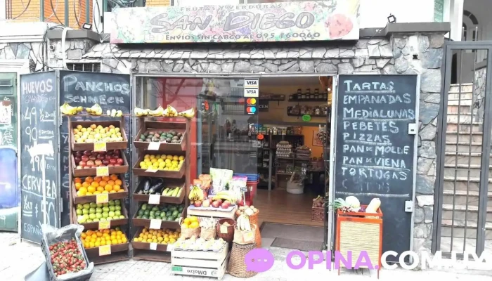 San Diego Frutas y Verduras - 11300 Montevideo