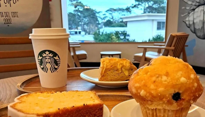 Starbucks:  Comentario 1 - Cafetería