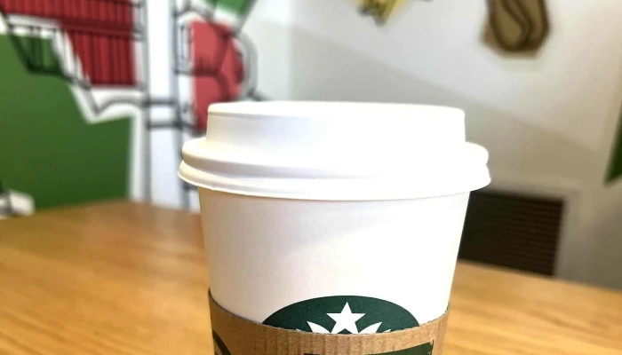 Starbucks:  Comentario 1 - Cafetería