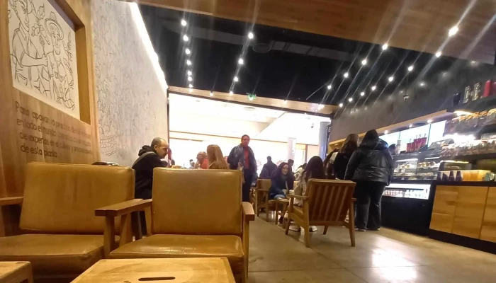 Starbucks:  Comentario 2 - Cafetería