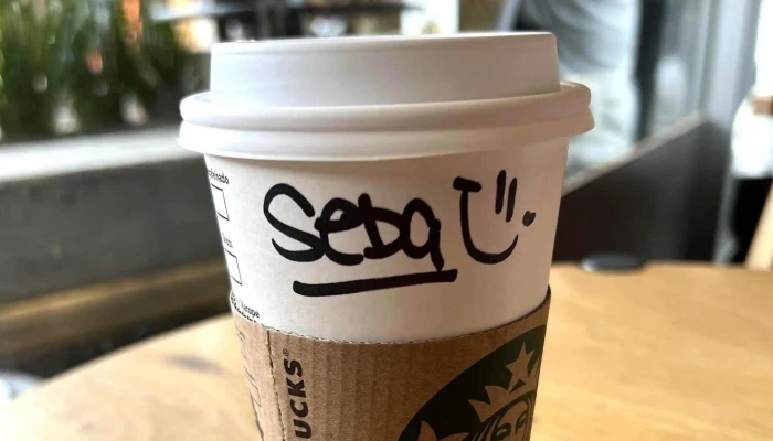 Starbucks:  Comentario 4 - Cafetería