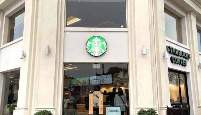 Starbucks:  Comentario 7 - Cafetería