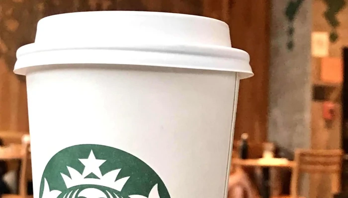 Starbucks:  Comentario 7 - Cafetería