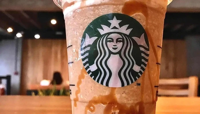 Starbucks:  Comidas Y Bebidas - Cafetería