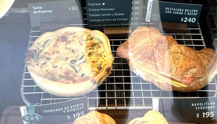 Starbucks:  Menu - Cafetería