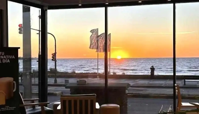 Starbucks:  Montevideo - Cafetería