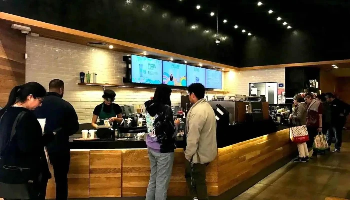 Starbucks:  Montevideo - Cafetería