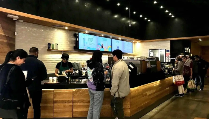 Starbucks:  Todo - Cafetería