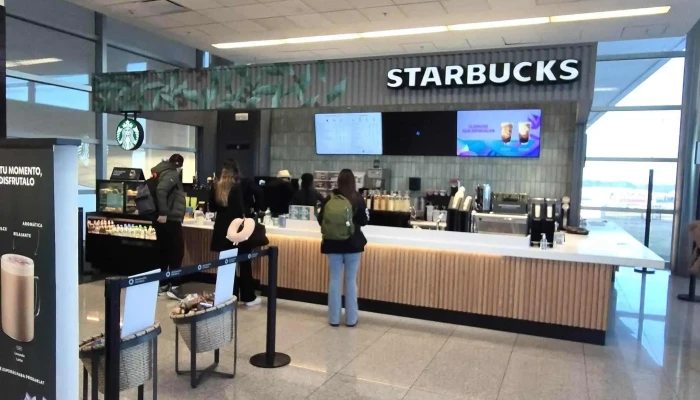 Starbucks:  Zona De Embarque Comentario 1