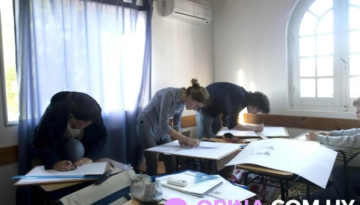 Stpatricks Preuniversitario Estudiante - Montevideo